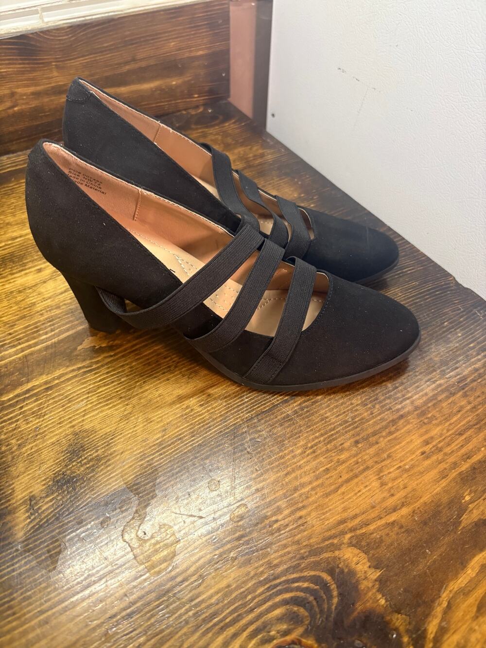 Journee black scrappy heels size 7.5